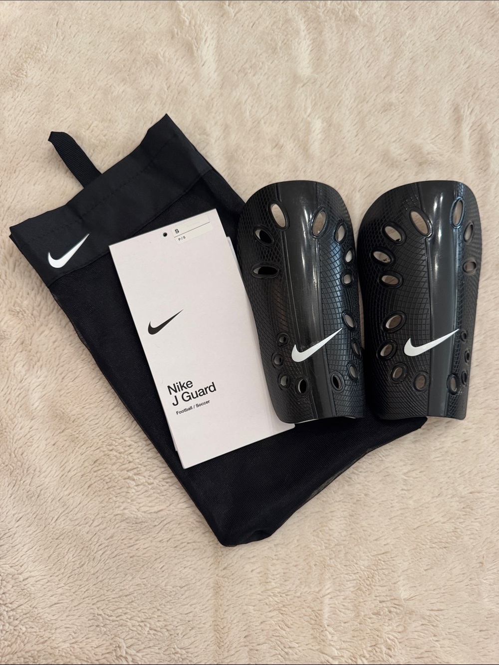Nike J Guard Youth S Black Shin Guards
